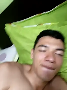 Snapshot of andresiito203 chatting on February 13, 2025, 5:48 am andresiito203 online show from February 13, 2025, 5:48 am