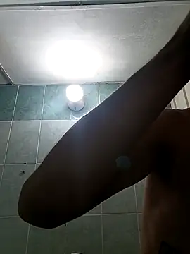 Snapshot of andresiito203 chatting on February 18, 2025, 4:04 am andresiito203 online show from February 18, 2025, 4:04 am