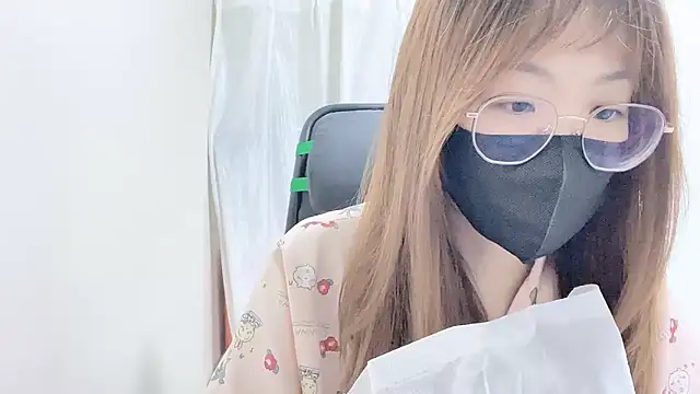 Snapshot of Chu1314 chatting on October 18, 2025, 3:35 pm Chu1314 online show from October 18, 2025, 3:35 pm