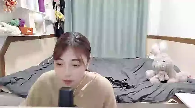 Snapshot of Song_99 chatting on February 7, 2025, 5:29 pm Song 99 online show from February 7, 2025, 5:29 pm