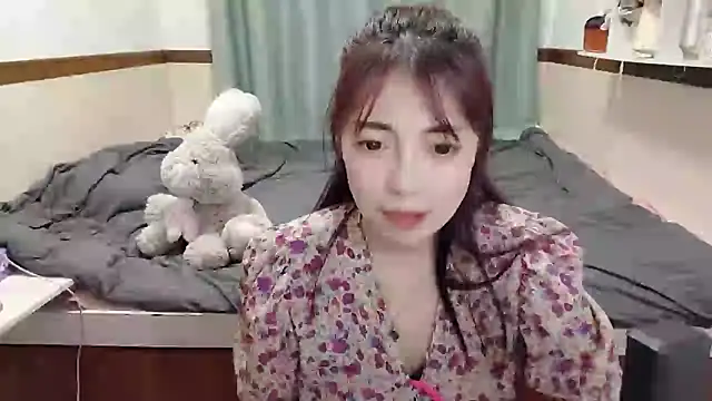 Snapshot of Song_99 chatting on February 10, 2025, 7:07 pm Song 99 online show from February 10, 2025, 7:07 pm