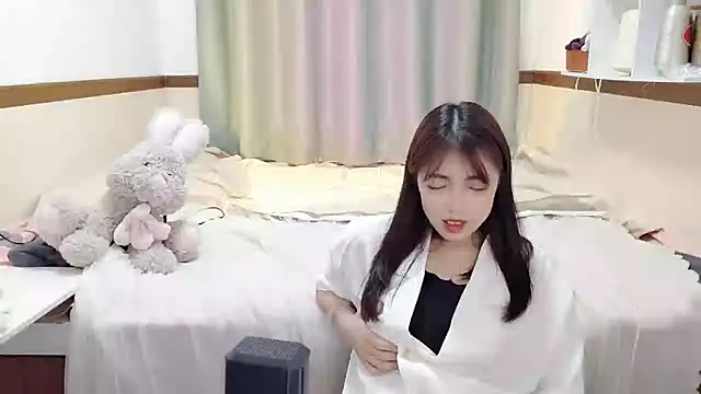 Snapshot of Song_99 chatting on February 12, 2025, 5:37 pm Song 99 online show from February 12, 2025, 5:37 pm