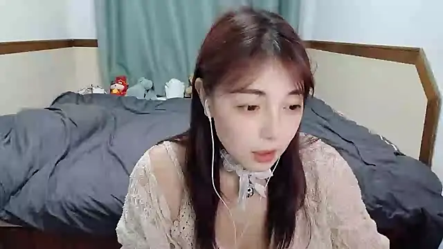 Snapshot of Song_99 chatting on February 20, 2025, 2:02 pm Song 99 online show from February 20, 2025, 2:02 pm