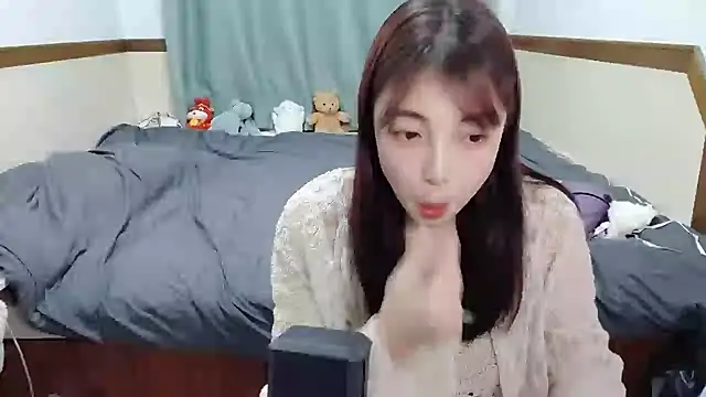 Snapshot of Song_99 chatting on February 20, 2025, 5:07 pm Song 99 online show from February 20, 2025, 5:07 pm