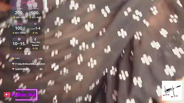 PRIYANKAUAE online show from October 6, 2025, 12:35 pm