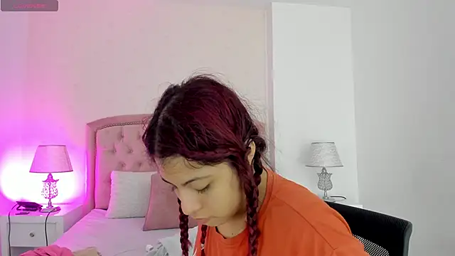 Snapshot of Kendall__Fox chatting on October 27, 2025, 6:06 am Kendall Fox online show from October 27, 2025, 6:06 am