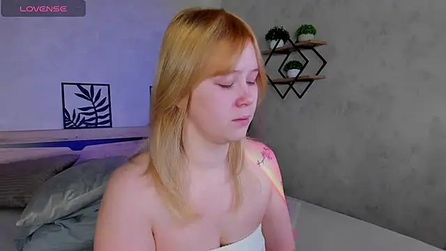 Snapshot of Amy_Kimberlly chatting on October 6, 2025, 12:08 am Amy Kimberlly online show from October 6, 2025, 12:08 am