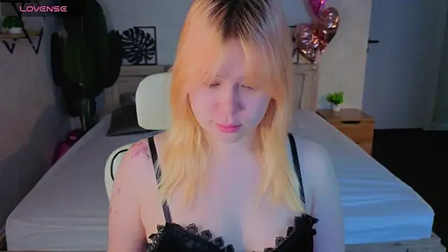 Amy Kimberlly online show from March 19, 2026, 12:36 am