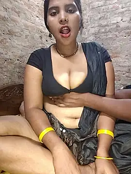 Snapshot of Simrandeshipp chatting on December 1, 2025, 5:40 pm Simrandeshipp online show from December 1, 2025, 5:40 pm