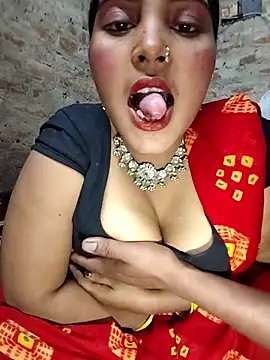 Snapshot of Simrandeshipp chatting on December 22, 2025, 4:26 pm Simrandeshipp online show from December 22, 2025, 4:26 pm