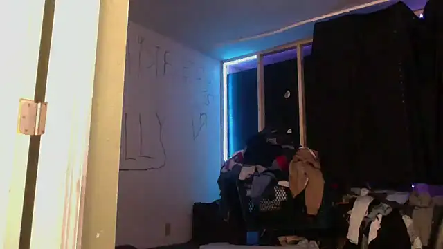 sexyhotstud12 online show from February 22, 2025, 12:40 pm