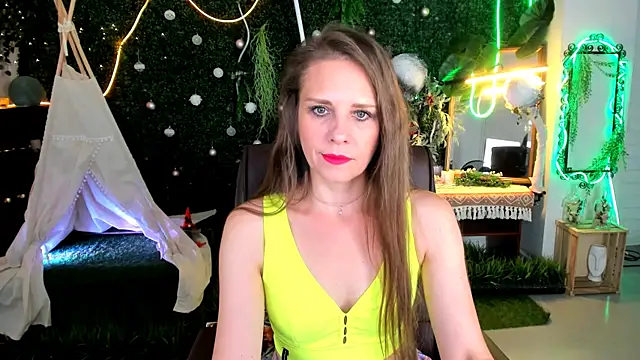 EmiliaBedy online show from June 7, 2026, 9:02 am
