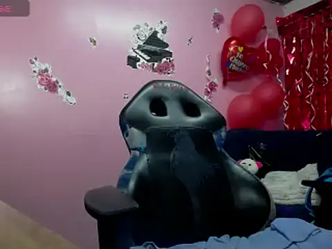 Snapshot of Sofii_cutee chatting on February 20, 2025, 12:47 pm Sofii cutee online show from February 20, 2025, 12:47 pm