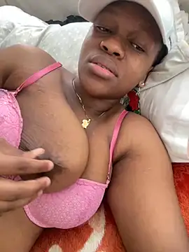 Snapshot of Boneca25 chatting on February 16, 2025, 2:10 pm Boneca25 online show from February 16, 2025, 2:10 pm