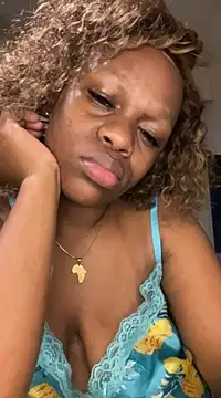 Snapshot of Boneca25 chatting on February 27, 2025, 8:28 am Boneca25 online show from February 27, 2025, 8:28 am