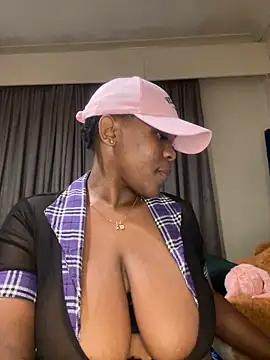 Snapshot of Boneca25 chatting on March 1, 2025, 6:54 pm Boneca25 online show from March 1, 2025, 6:54 pm