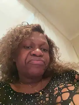 Snapshot of Boneca25 chatting on March 17, 2025, 6:42 pm Boneca25 online show from March 17, 2025, 6:42 pm