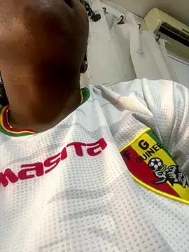 Boneca25 online show from November 26, 2025, 9:43 am