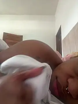 Boneca25 online show from May 12, 2026, 6:32 am