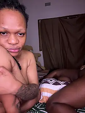Boneca25 online show from June 21, 2026, 7:49 pm