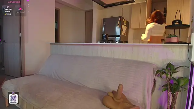 Mara Santoro online show from March 9, 2026, 10:58 pm