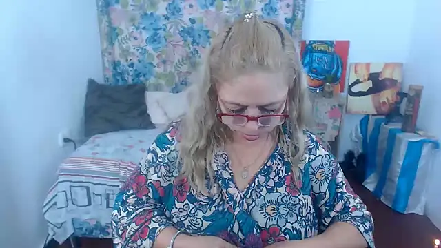 Sweeetnaughty online show from March 8, 2026, 2:21 pm