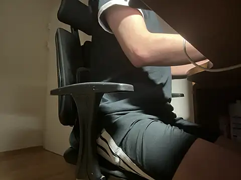 Snapshot of Phil_6677 chatting on December 1, 2025, 1:05 pm Phil 6677 online show from December 1, 2025, 1:05 pm