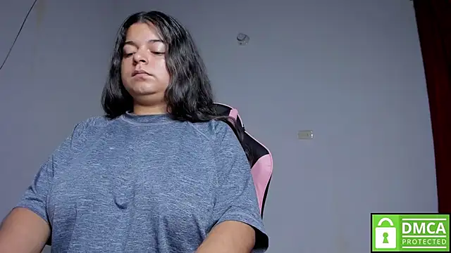 Snapshot of Little_Shaara chatting on October 15, 2025, 8:58 am Little Shaara online show from October 15, 2025, 8:58 am