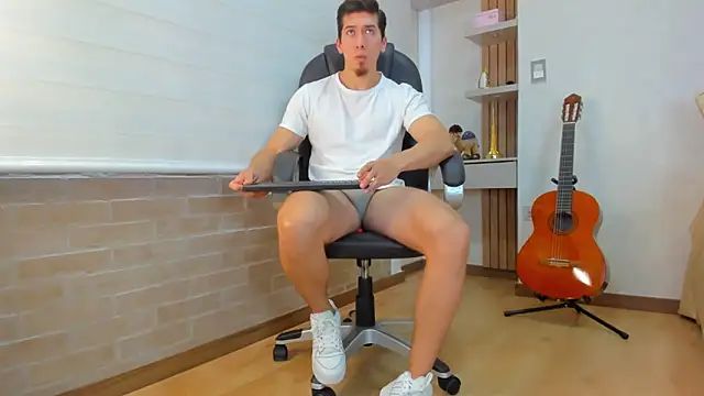 Tombarden online show from March 12, 2026, 7:42 pm