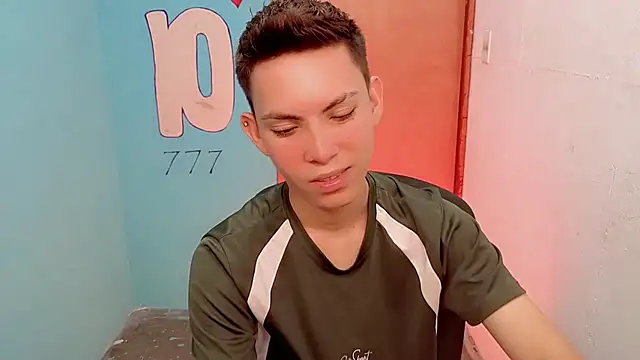 Alexxx lov online show from April 28, 2026, 1:05 pm