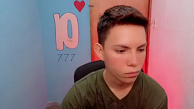 Alexxx lov online show from May 1, 2026, 12:43 pm