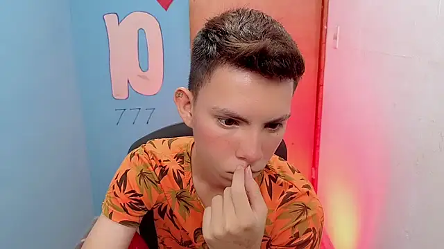 Alexxx lov online show from May 19, 2026, 12:22 pm