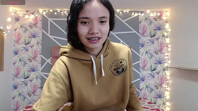 AmbarVanucci online show from November 14, 2025, 5:28 am