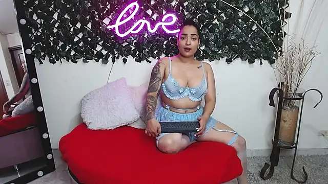 AlejandraNavarro online show from February 1, 2025, 10:34 pm