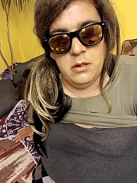 Adrianka online show from May 6, 2026, 9:53 pm