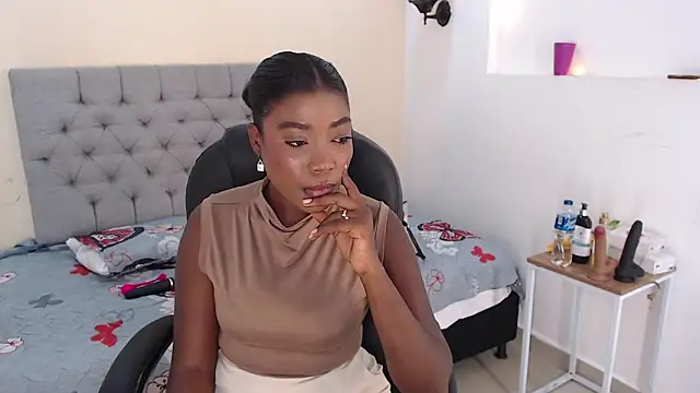 Dakkota Fox online show from November 6, 2025, 7:59 pm