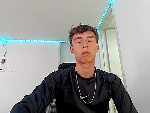 Snapshot of Juanmres chatting on September 27, 2025, 6:57 pm Juanmres online show from September 27, 2025, 6:57 pm