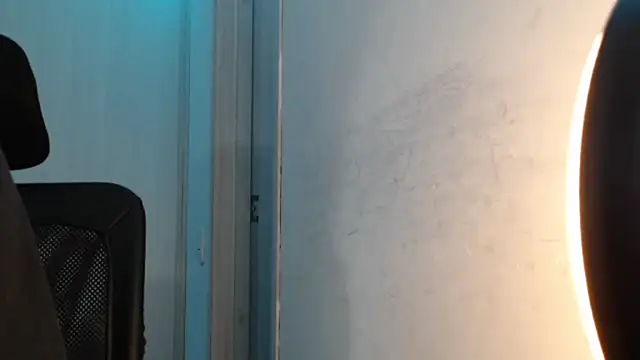 Snapshot of Juanmres chatting on October 14, 2025, 9:48 pm Juanmres online show from October 14, 2025, 9:48 pm