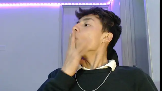 Snapshot of Juanmres chatting on October 16, 2025, 3:18 am Juanmres online show from October 16, 2025, 3:18 am