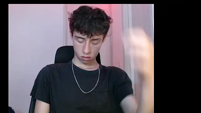 Snapshot of Juanmres chatting on October 28, 2025, 2:59 am Juanmres online show from October 28, 2025, 2:59 am