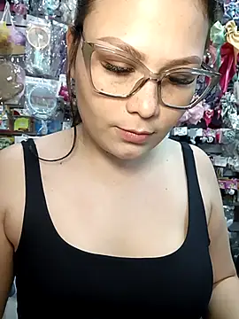 Vale Saenzz online show from October 9, 2025, 6:28 pm