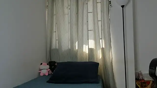 viankaa miller online show from November 20, 2025, 5:56 pm