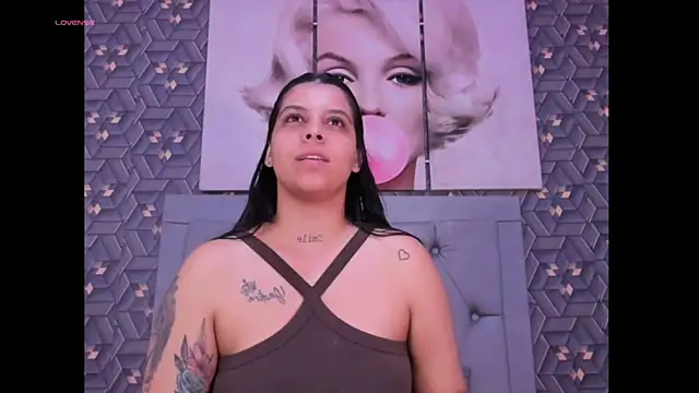 Emily rivera78 online show from April 25, 2026, 3:53 am