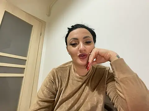 Snapshot of RaisaSalvi chatting on February 2, 2025, 4:32 pm RaisaSalvi online show from February 2, 2025, 4:32 pm