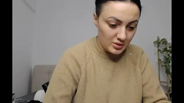 Snapshot of RaisaSalvi chatting on February 3, 2025, 11:53 am RaisaSalvi online show from February 3, 2025, 11:53 am