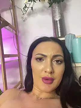 Snapshot of RaisaSalvi chatting on February 20, 2025, 11:10 pm RaisaSalvi online show from February 20, 2025, 11:10 pm