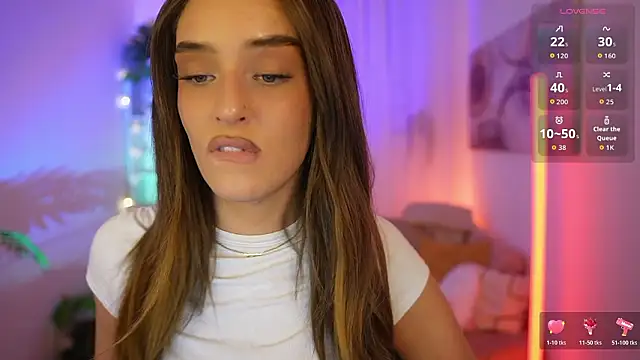 Clara Nia online show from March 18, 2026, 7:39 pm