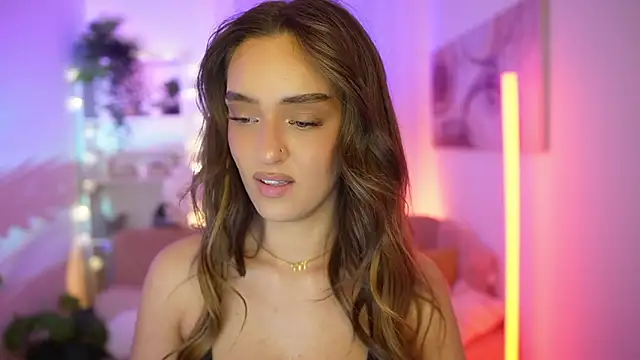 Clara Nia online show from March 21, 2026, 5:38 pm