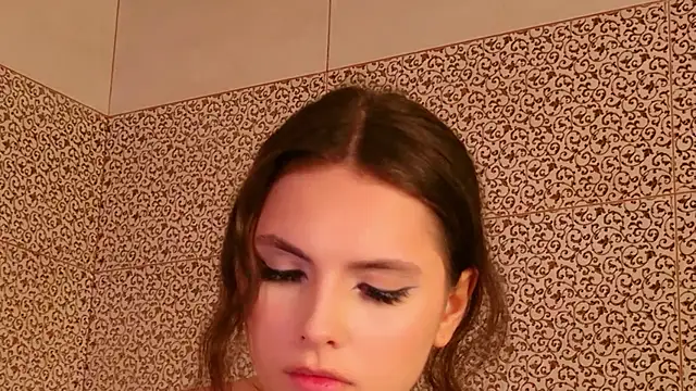 GIGI DAV online show from October 16, 2025, 9:54 am