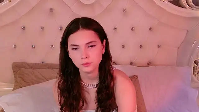 GIGI DAV online show from November 4, 2025, 8:52 pm